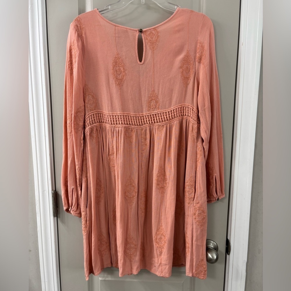 Knox Rose Coral Long Sleeve Dress - Picture 3 of 3